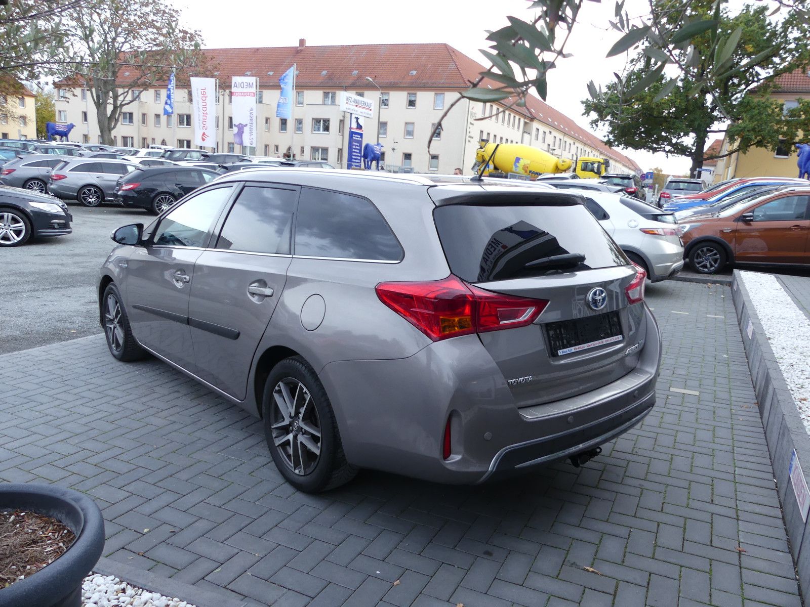 Fahrzeugabbildung Toyota Auris Touring Sports Hybrid Edition