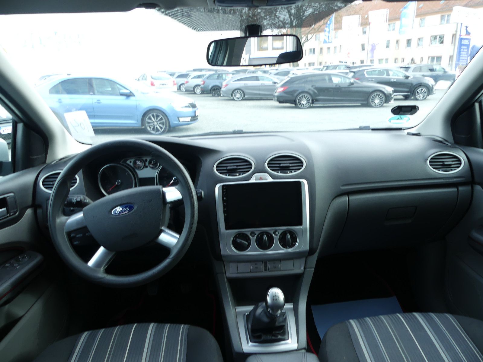 Fahrzeugabbildung Ford Focus Lim. Concept, 1,6 D, Standheizung