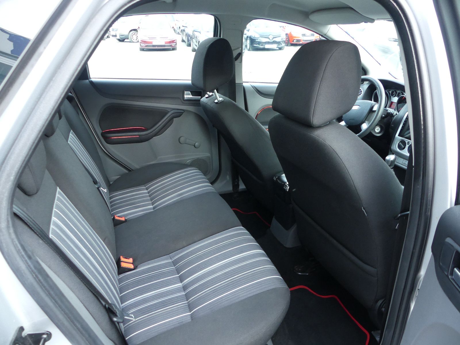 Fahrzeugabbildung Ford Focus Lim. Concept, 1,6 D, Standheizung