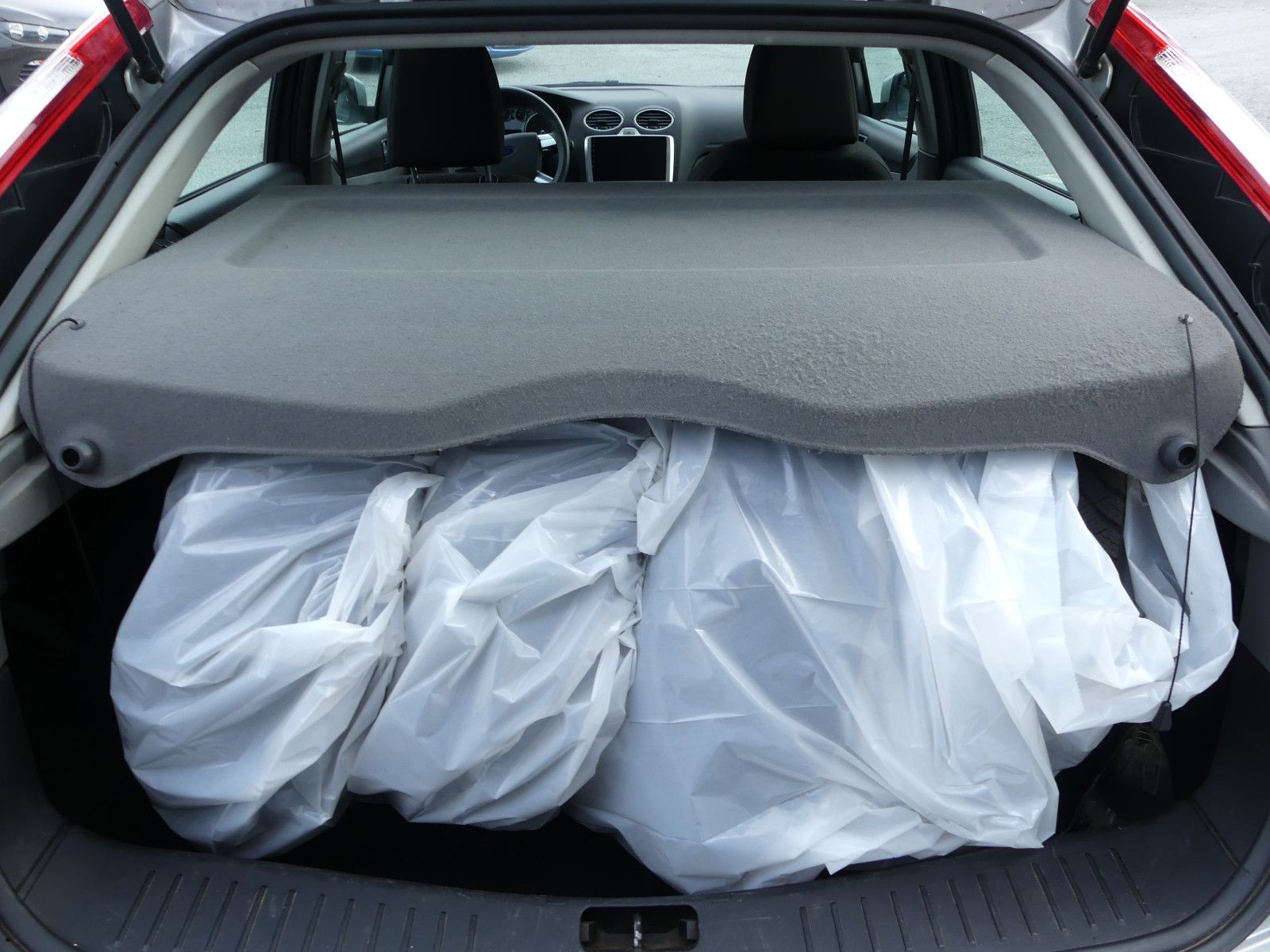 Fahrzeugabbildung Ford Focus Lim. Concept, 1,6 D, Standheizung