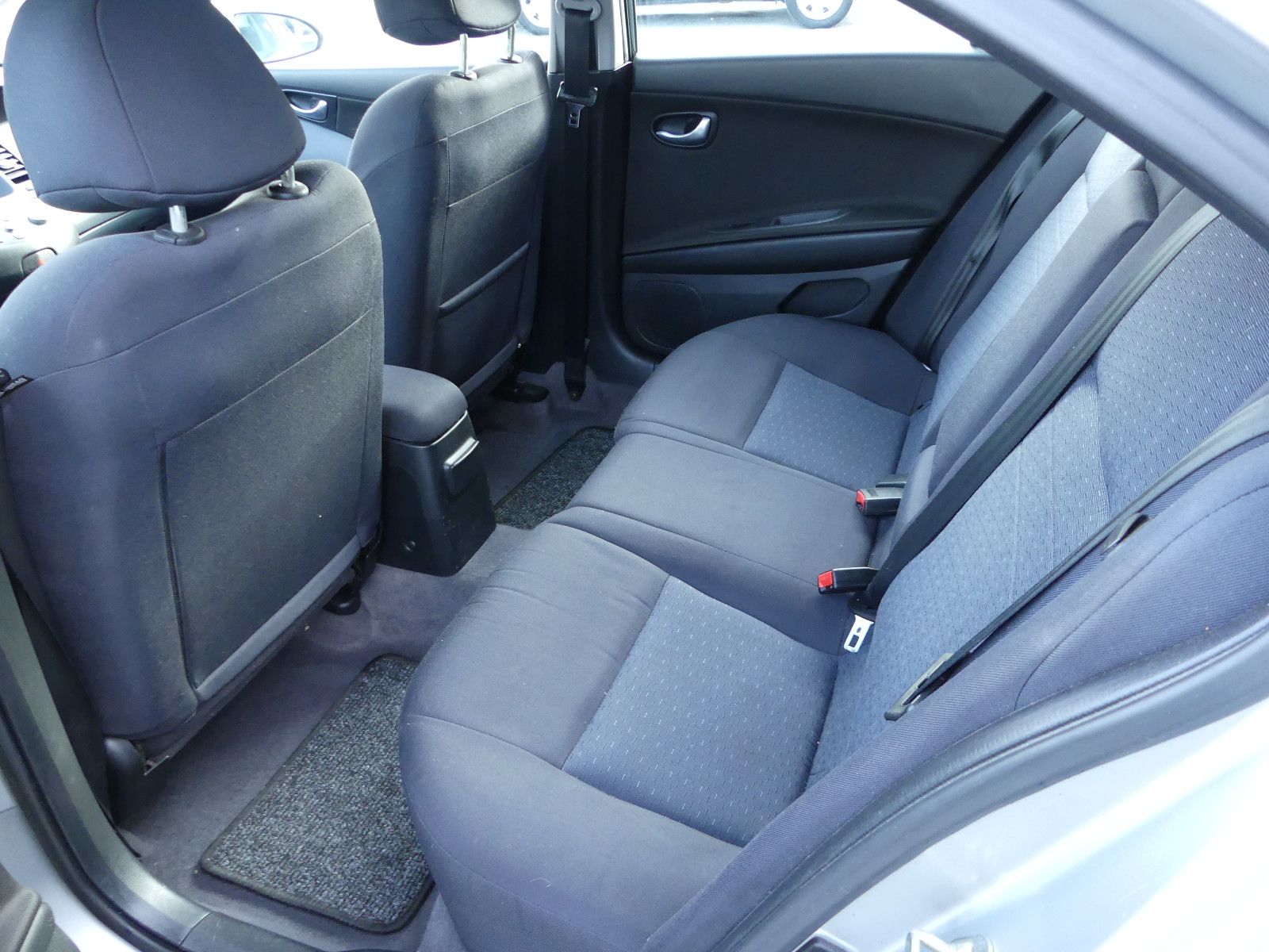 Fahrzeugabbildung Nissan Primera Lim. Visia, 1,8