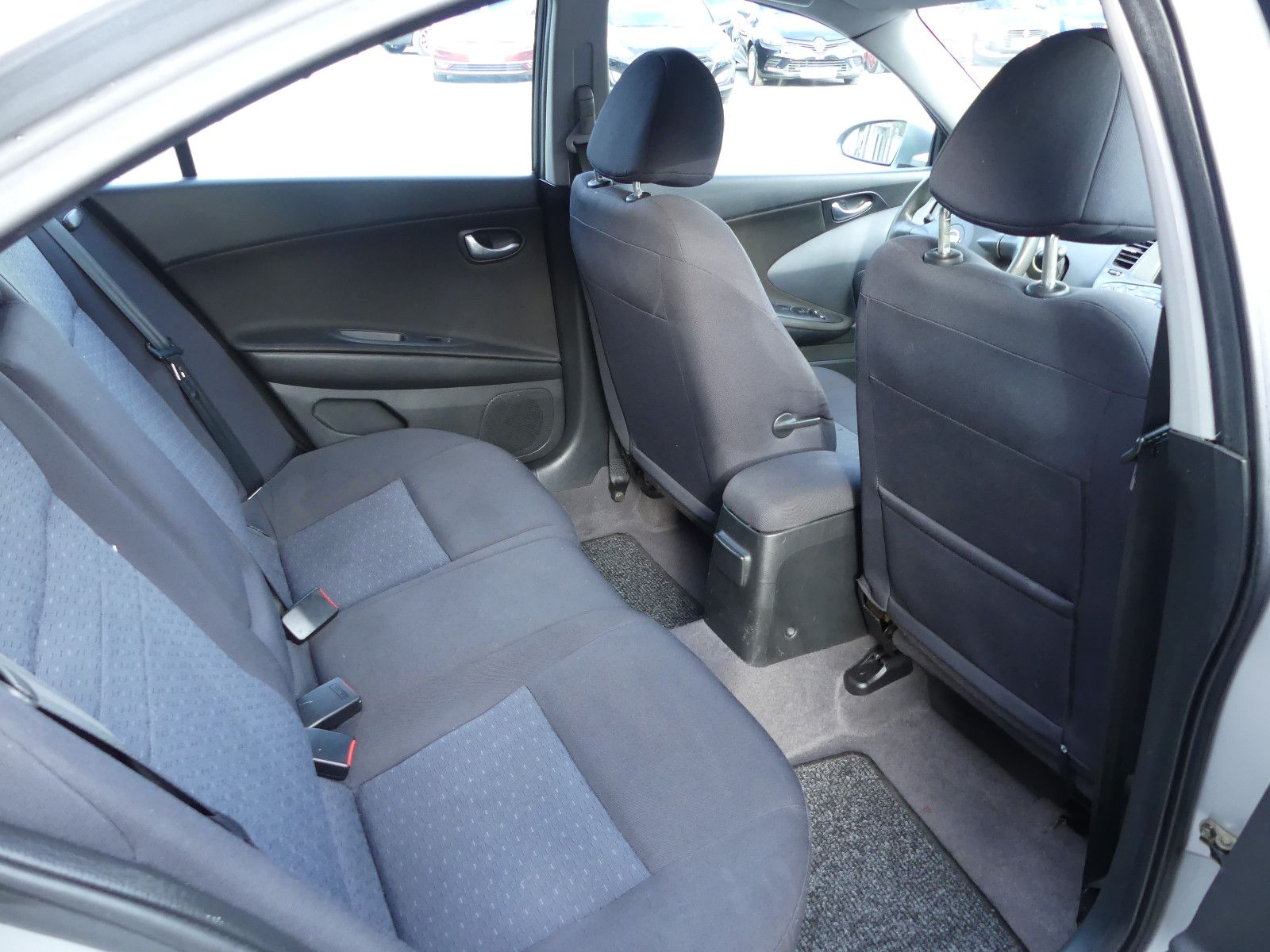 Fahrzeugabbildung Nissan Primera Lim. Visia, 1,8