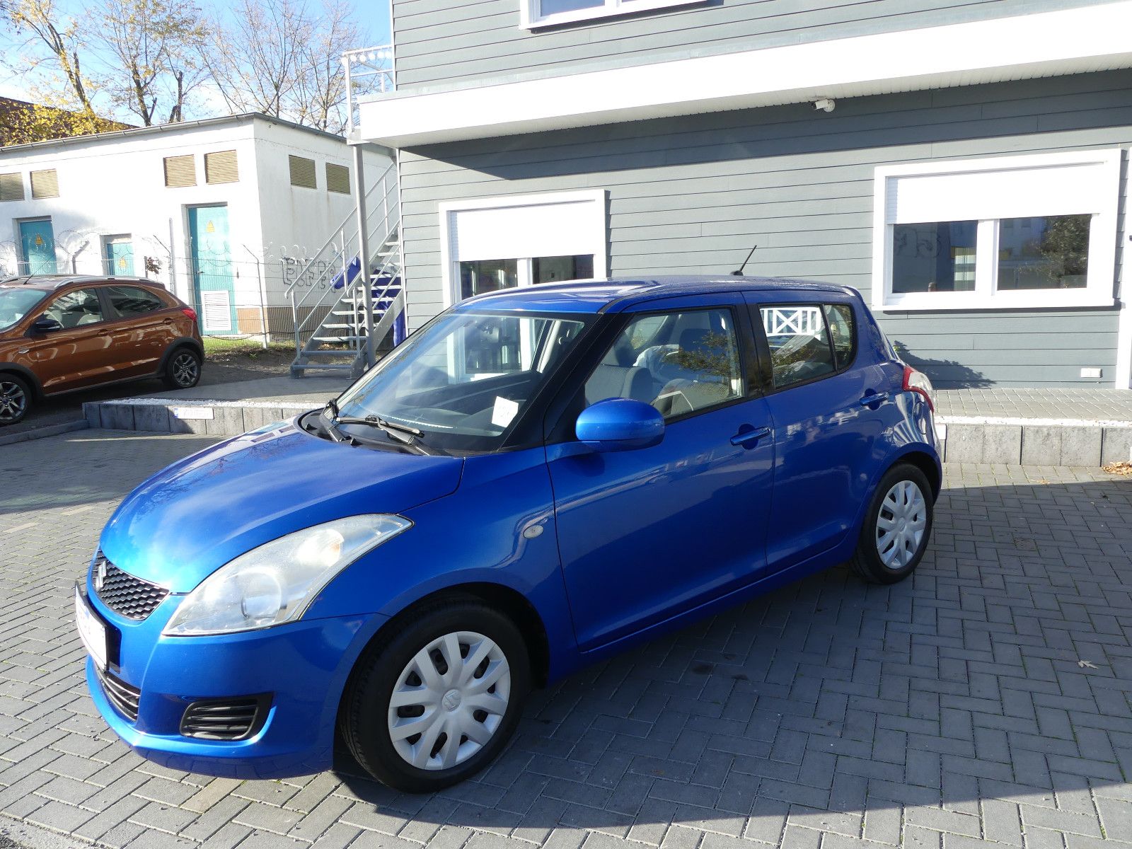 Fahrzeugabbildung Suzuki Swift Club, 1. Hand