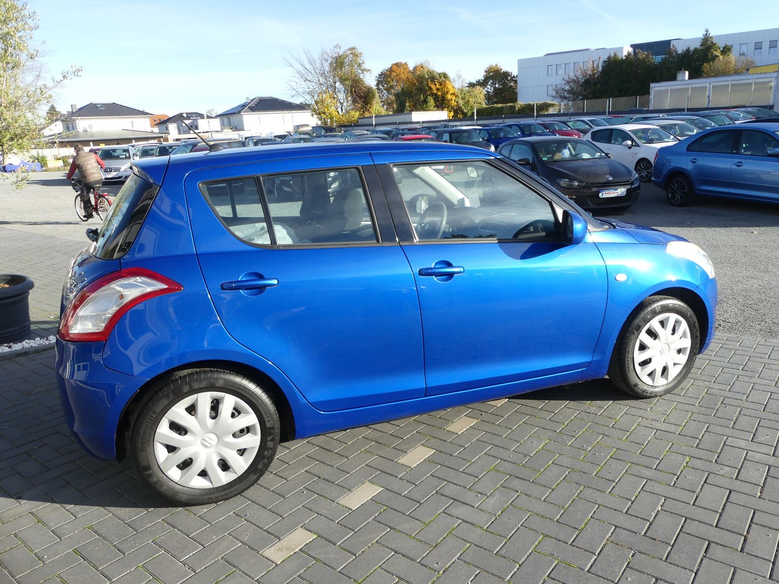 Fahrzeugabbildung Suzuki Swift Club, 1. Hand