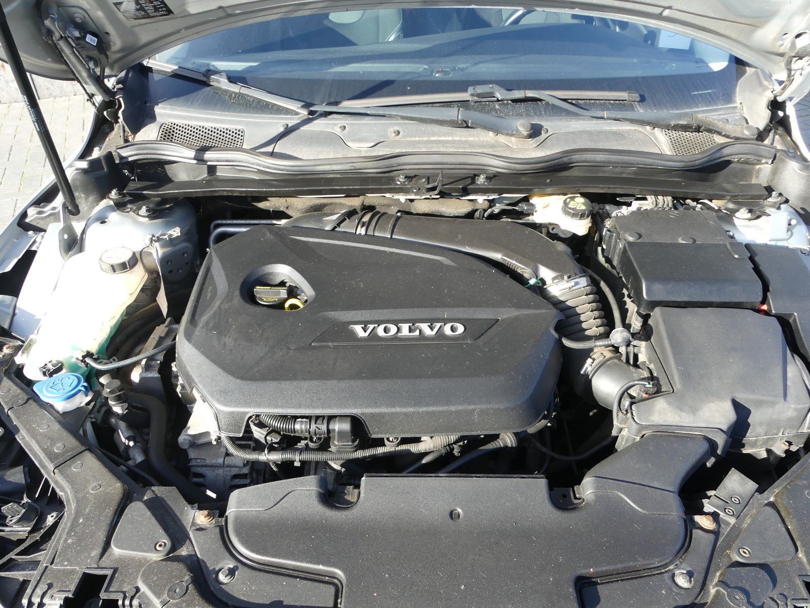 Fahrzeugabbildung Volvo V40 Momentum