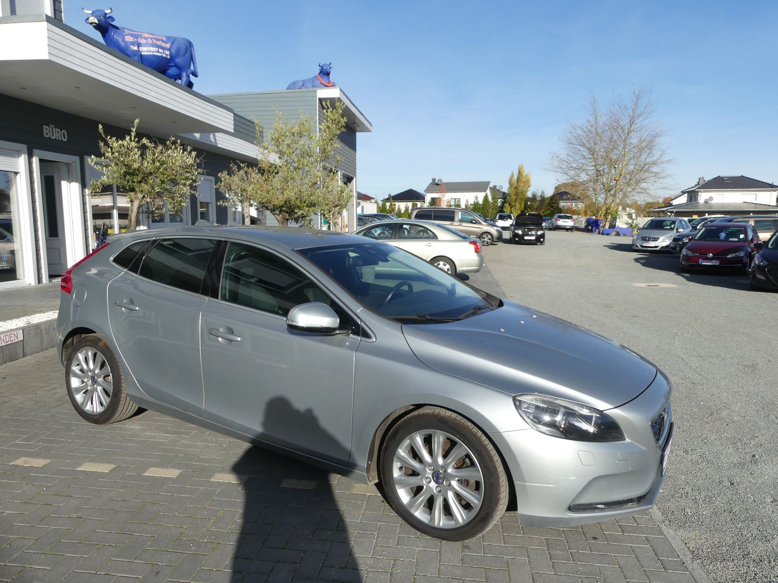 Fahrzeugabbildung Volvo V40 Momentum