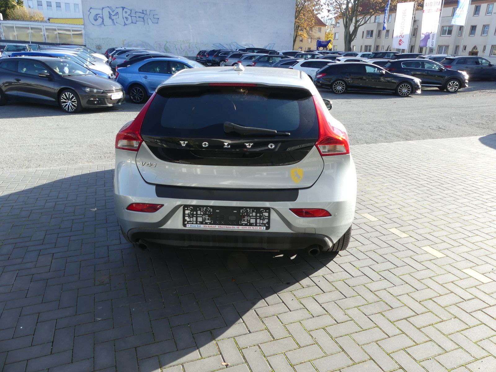 Fahrzeugabbildung Volvo V40 Momentum