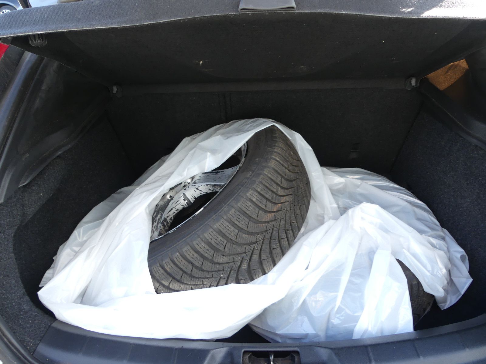 Fahrzeugabbildung Volvo V40 Momentum