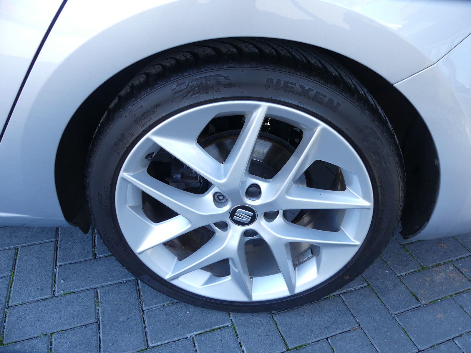 Fahrzeugabbildung SEAT Leon ST FR, Automatik