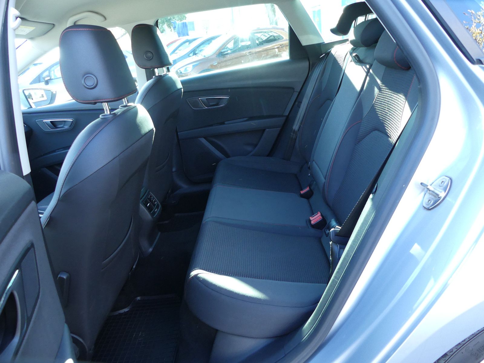 Fahrzeugabbildung SEAT Leon ST FR, Automatik