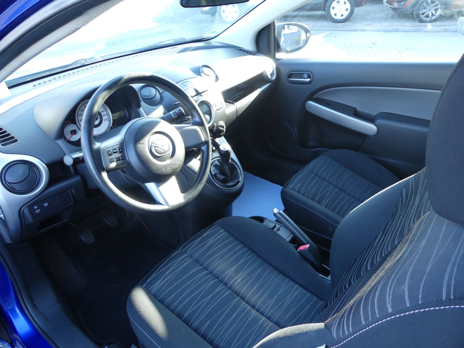 Fahrzeugabbildung Mazda 2 Lim. 1.3 Independence Sport