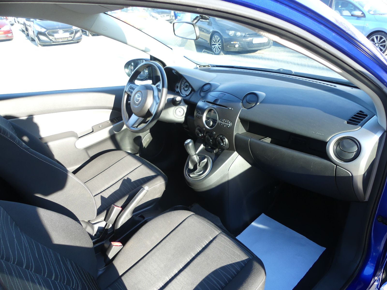 Fahrzeugabbildung Mazda 2 Lim. 1.3 Independence Sport