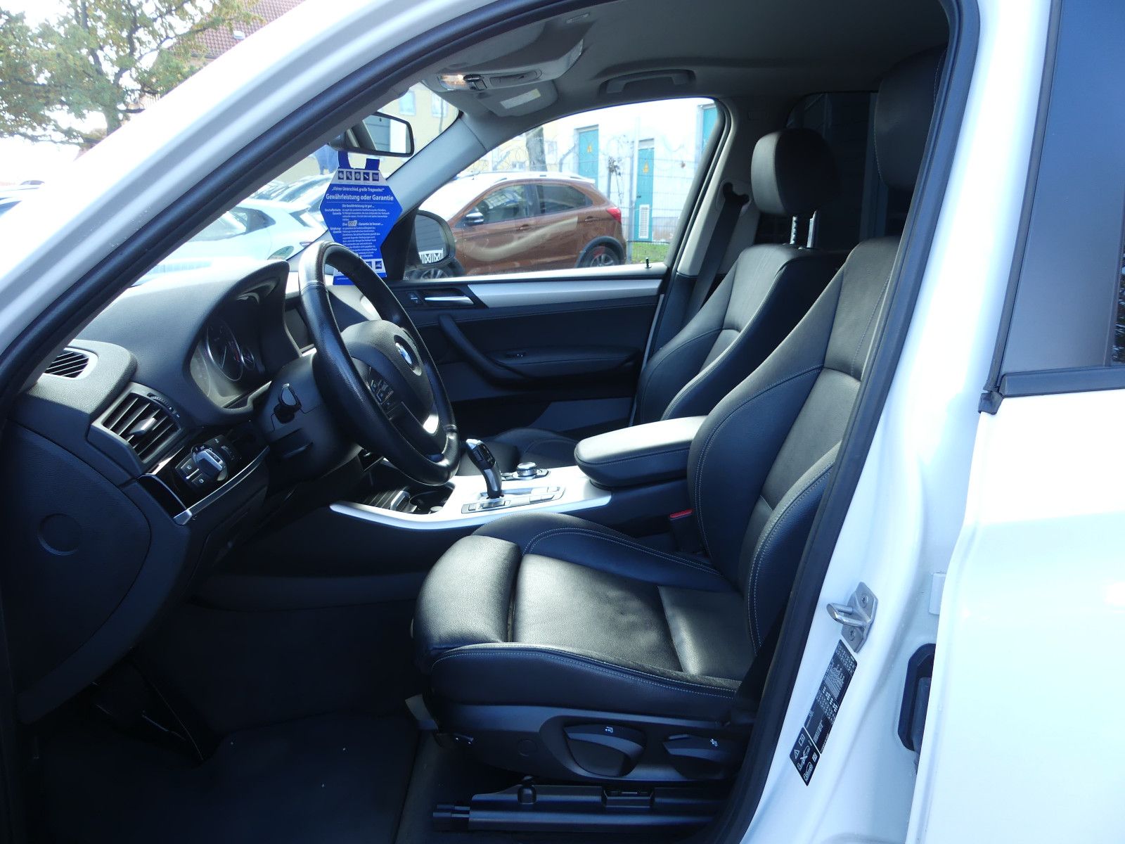 Fahrzeugabbildung BMW X3 Baureihe X3 xDrive 20 d Advantage