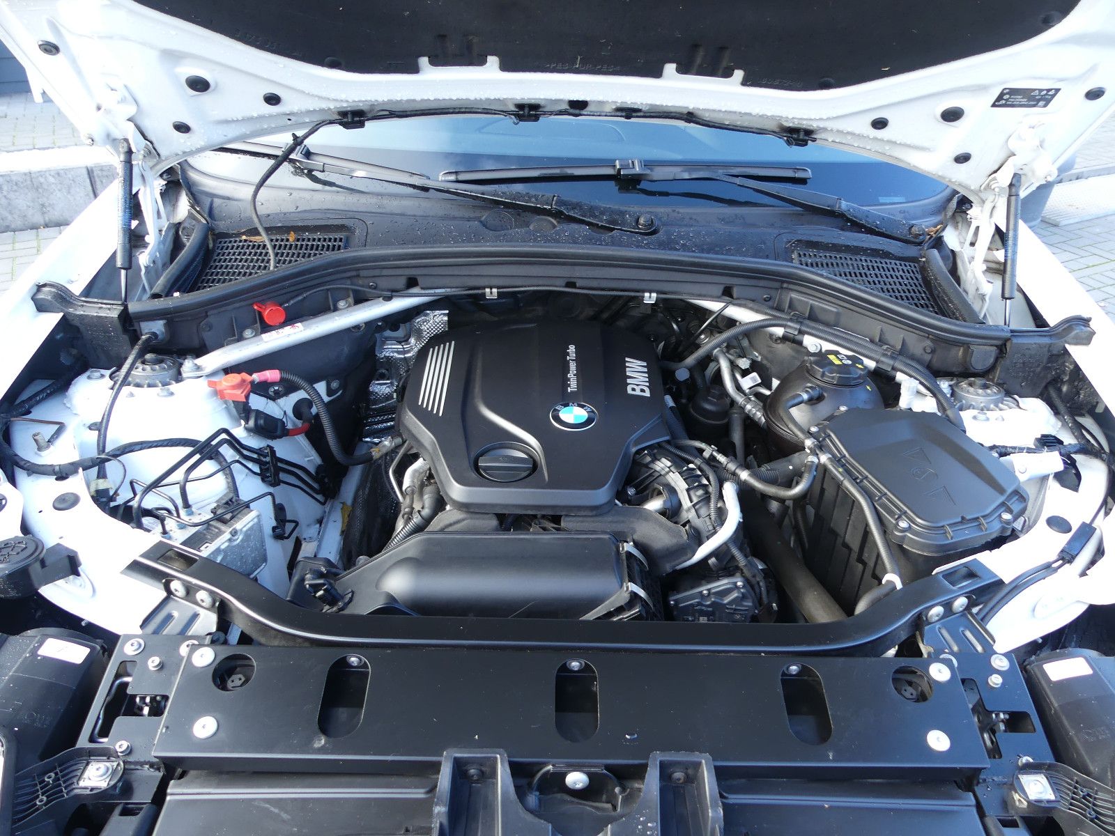 Fahrzeugabbildung BMW X3 Baureihe X3 xDrive 20 d Advantage