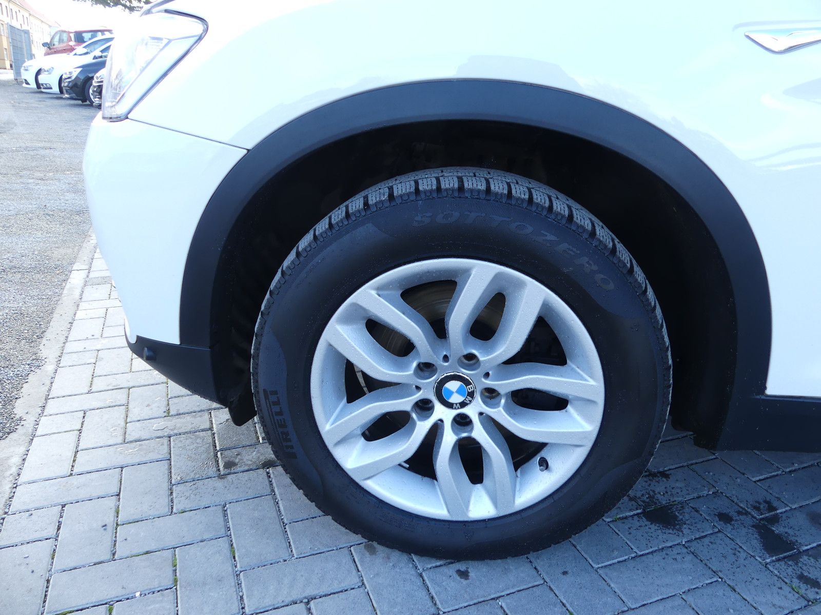 Fahrzeugabbildung BMW X3 Baureihe X3 xDrive 20 d Advantage