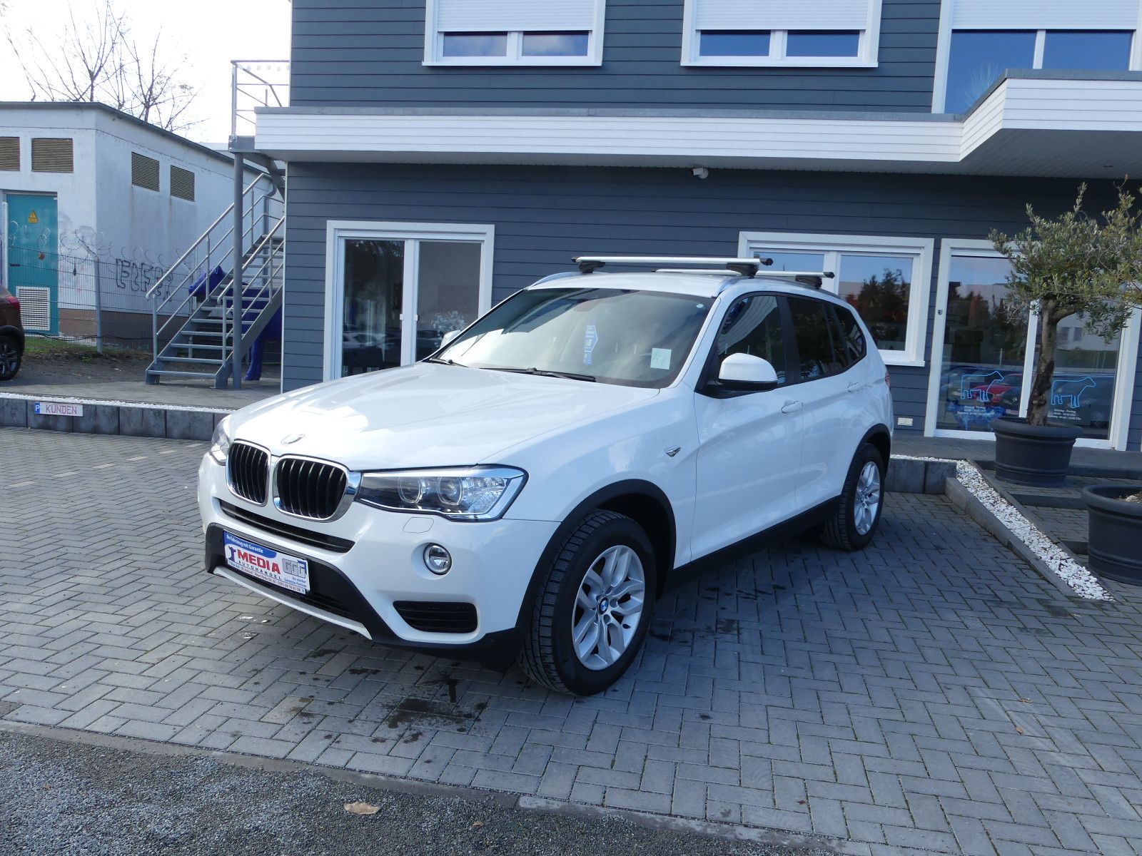Fahrzeugabbildung BMW X3 Baureihe X3 xDrive 20 d Advantage
