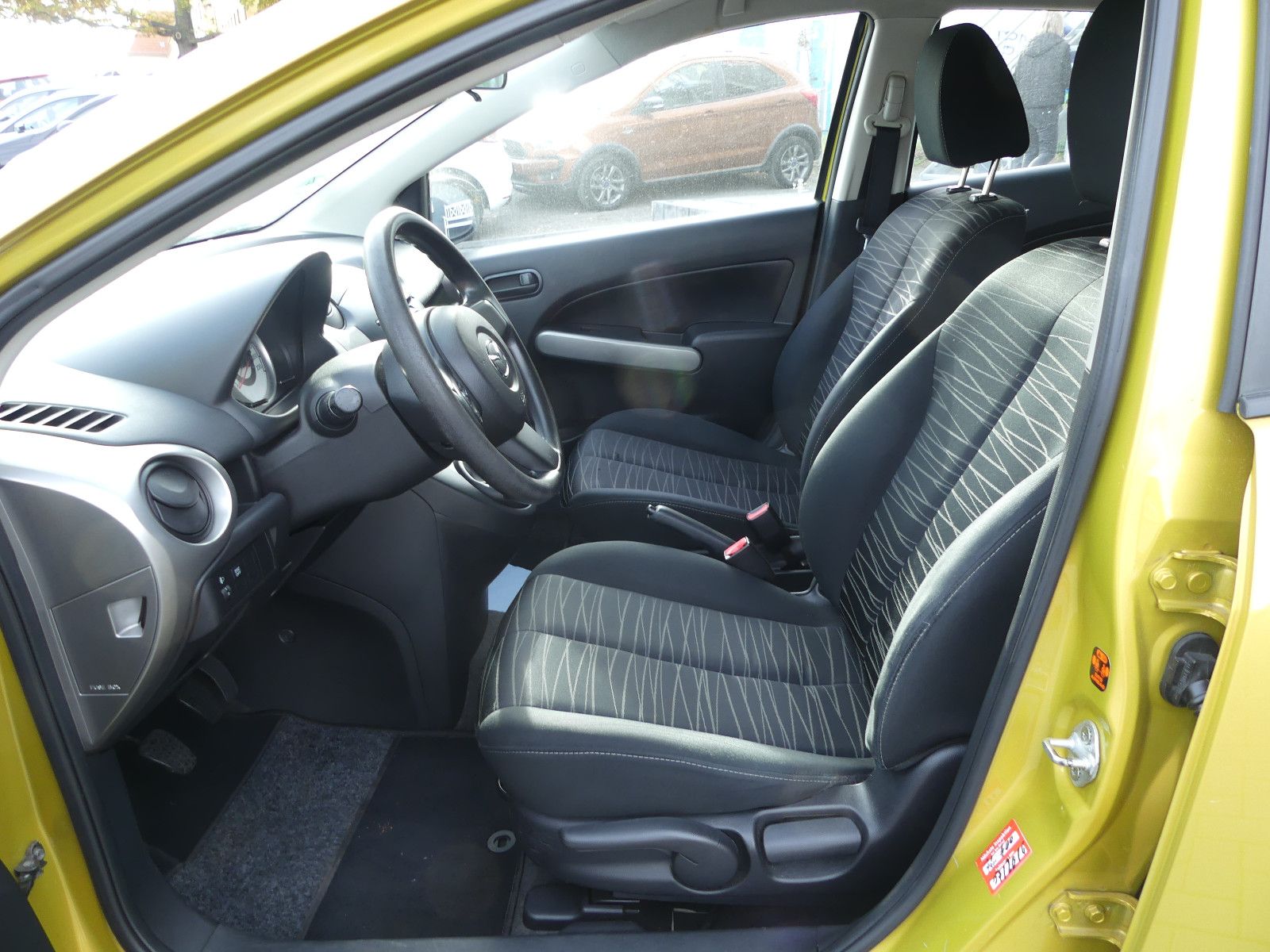 Fahrzeugabbildung Mazda 2 Lim. 1.3 Independence