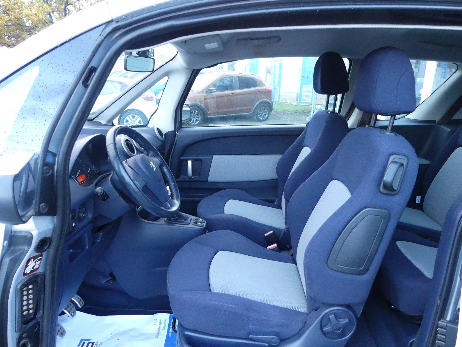 Fahrzeugabbildung Peugeot 1007 Premium, *TÜV NEU*