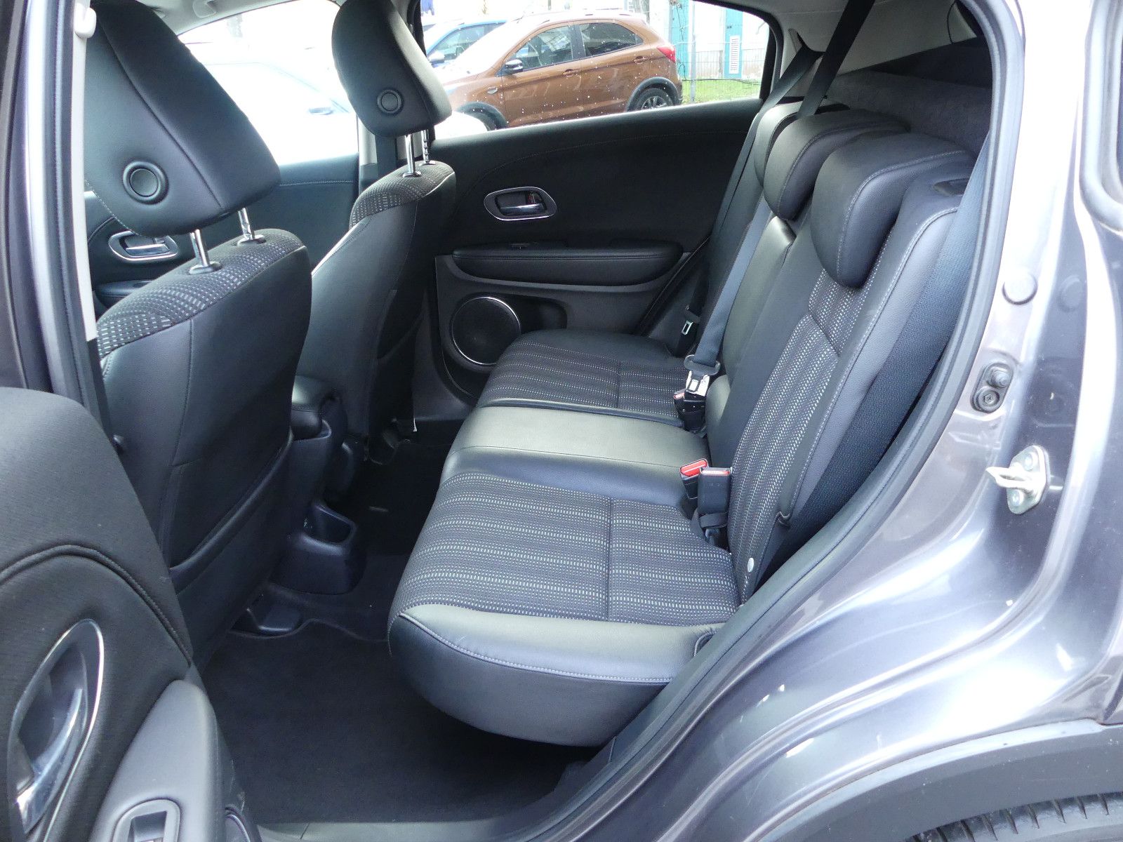 Fahrzeugabbildung Honda HR-V Executive, *TÜV NEU*