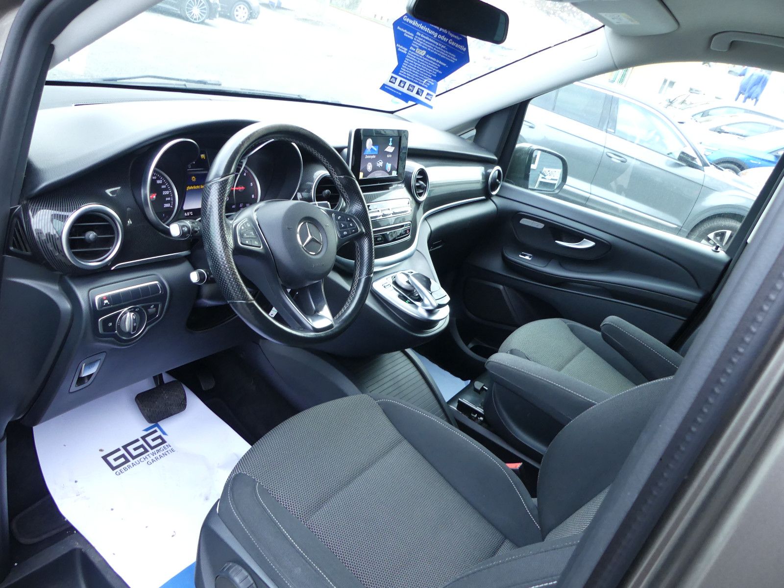 Fahrzeugabbildung Mercedes-Benz V 250 KOMPAKT, * 7 SITZER*,