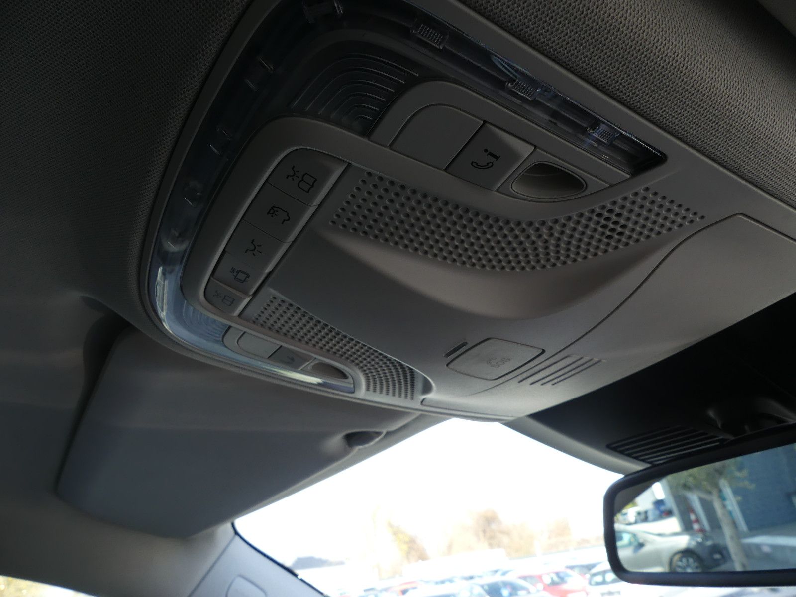 Fahrzeugabbildung Mercedes-Benz V 250 KOMPAKT, * 7 SITZER*,