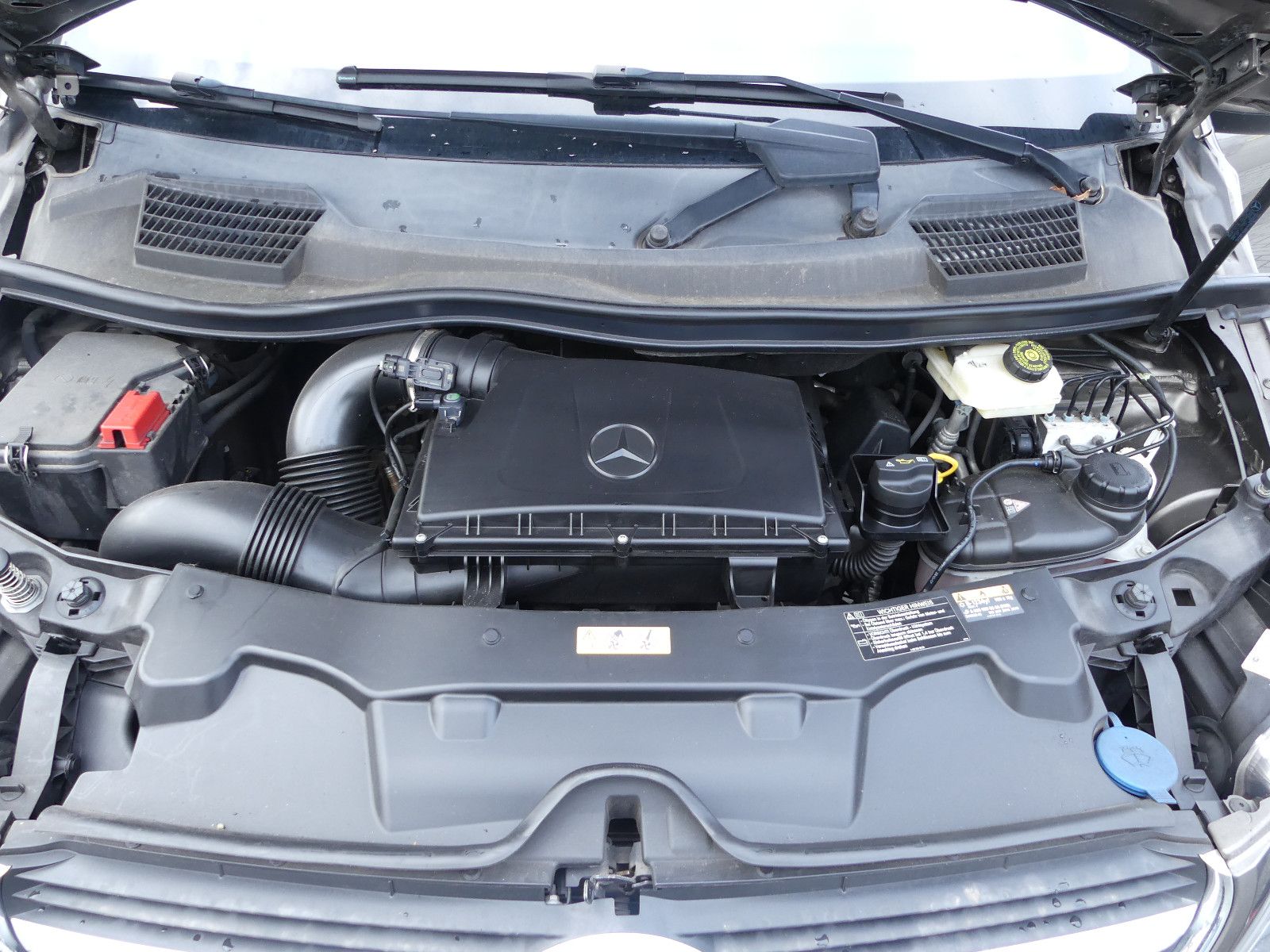 Fahrzeugabbildung Mercedes-Benz V 250 KOMPAKT, * 7 SITZER*,