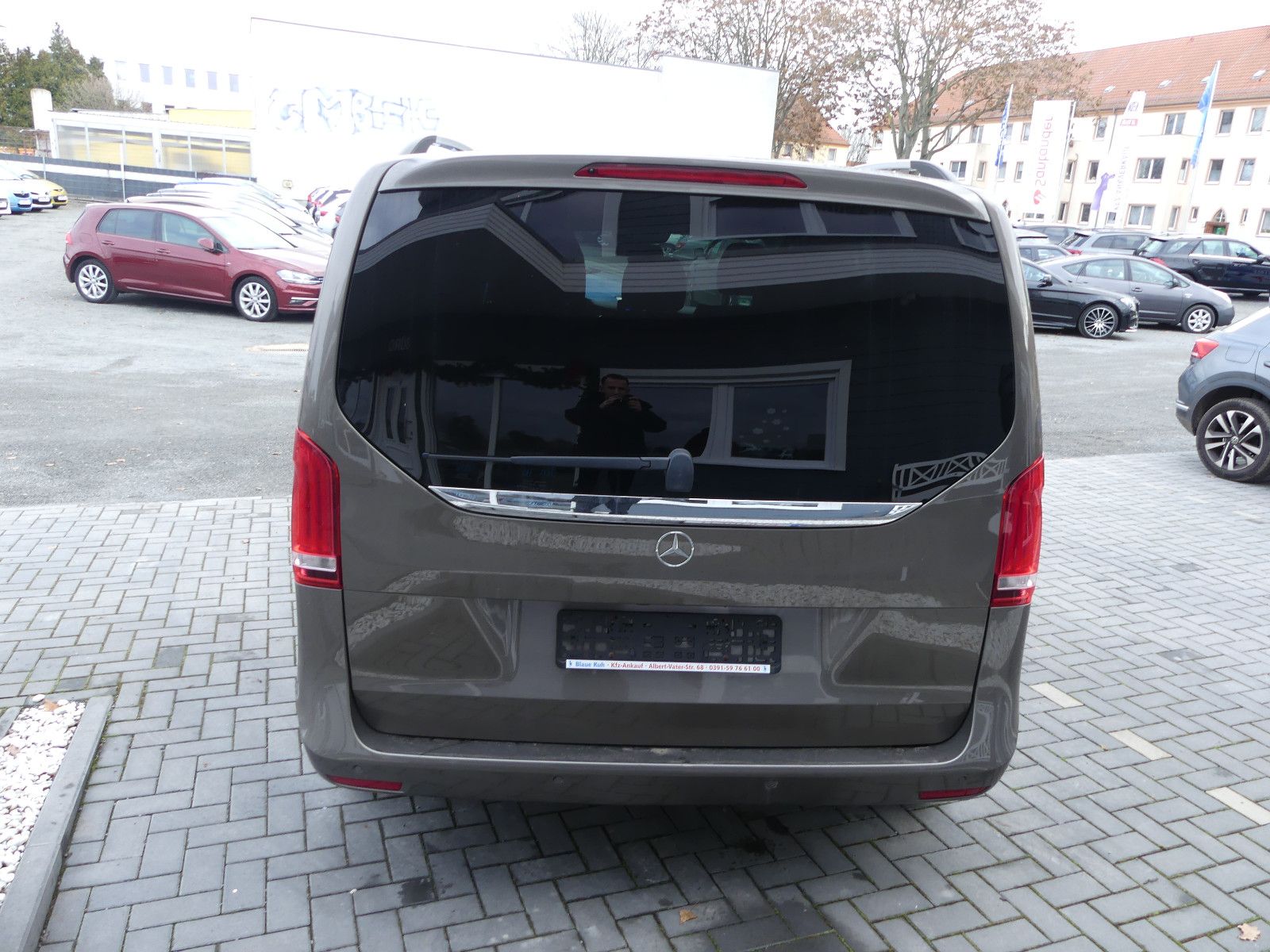 Fahrzeugabbildung Mercedes-Benz V 250 KOMPAKT, * 7 SITZER*,