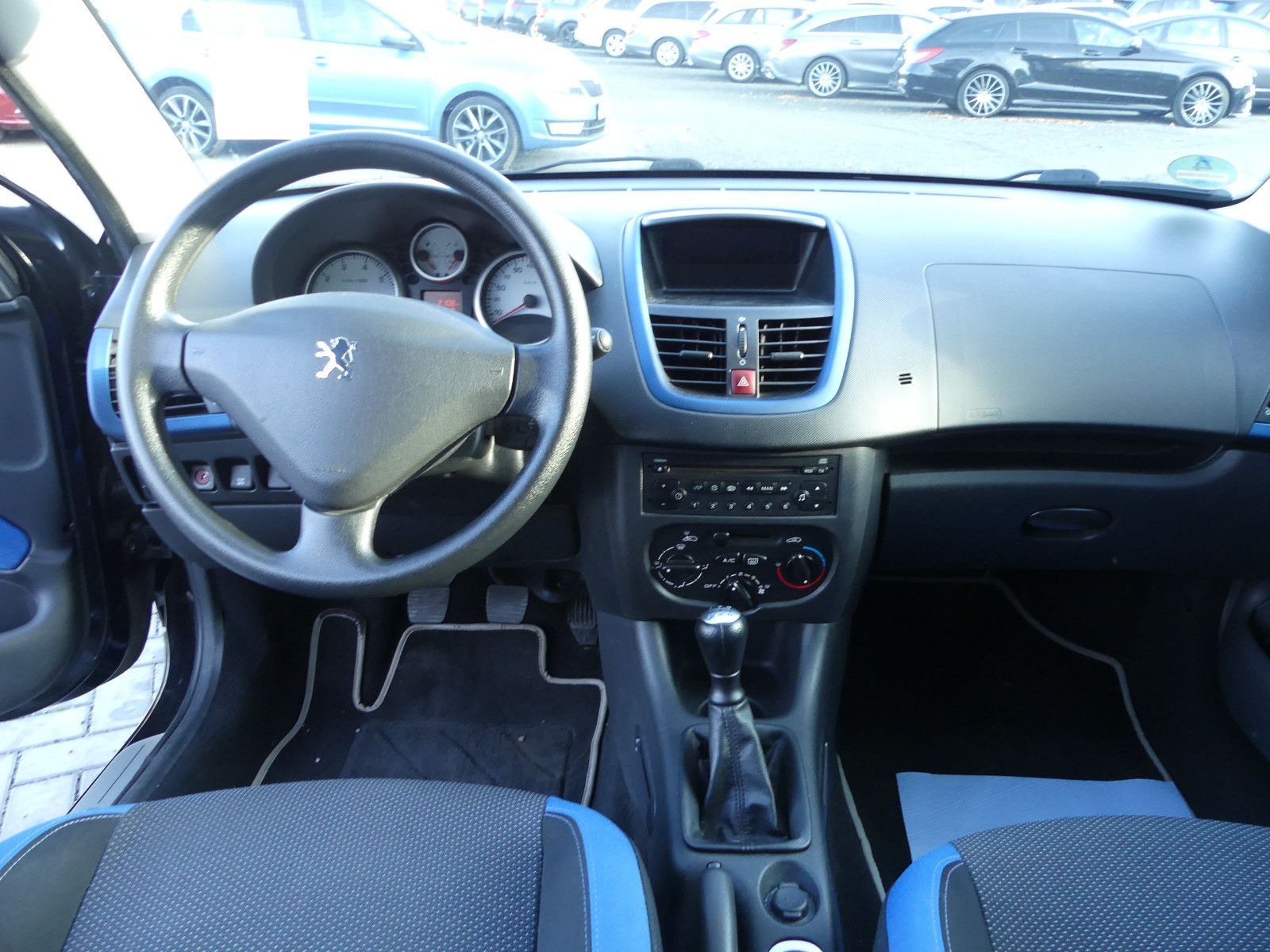 Fahrzeugabbildung Peugeot 206 + Basis