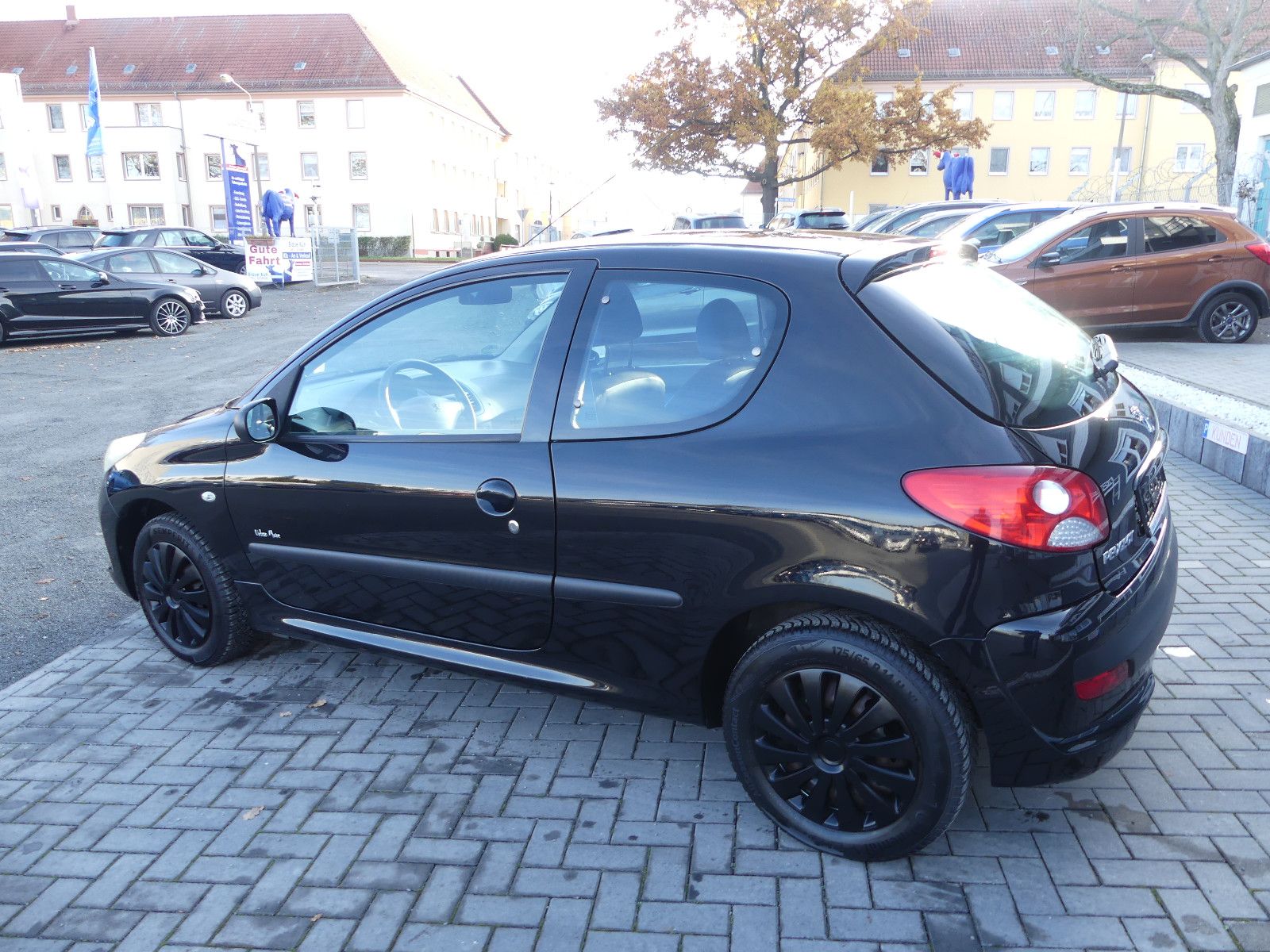 Fahrzeugabbildung Peugeot 206 + Basis