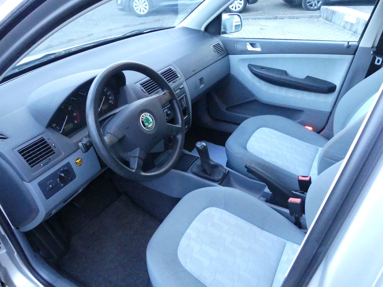 Fahrzeugabbildung SKODA Fabia 1.4 16V Classic