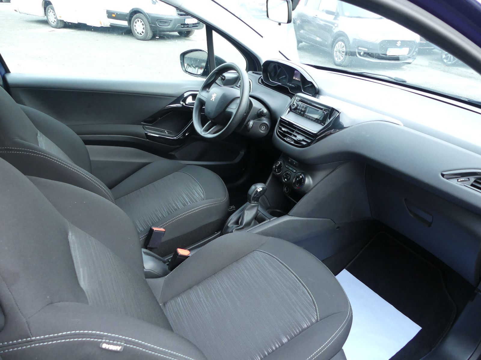 Fahrzeugabbildung Peugeot 208 Access, *KLIMA*, TÜV NEU