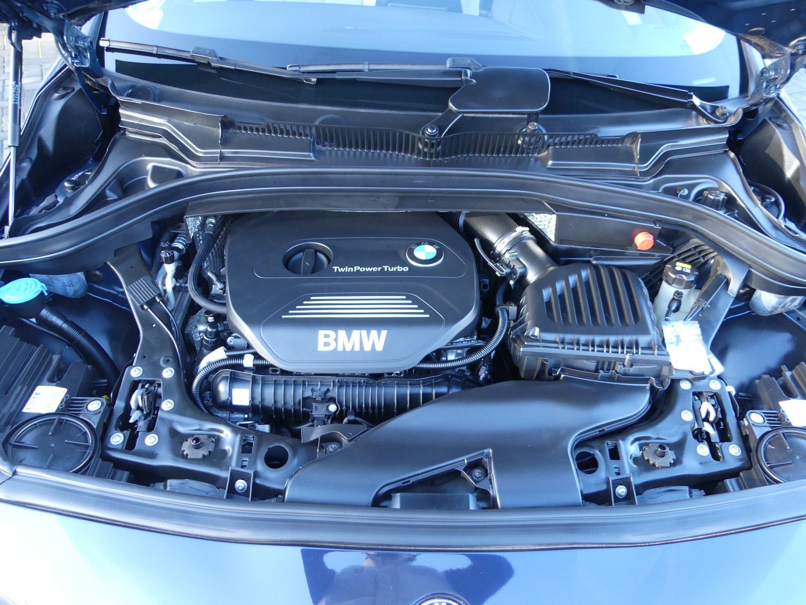 Fahrzeugabbildung BMW 2 Active Tourer 220 , *LUXURY*