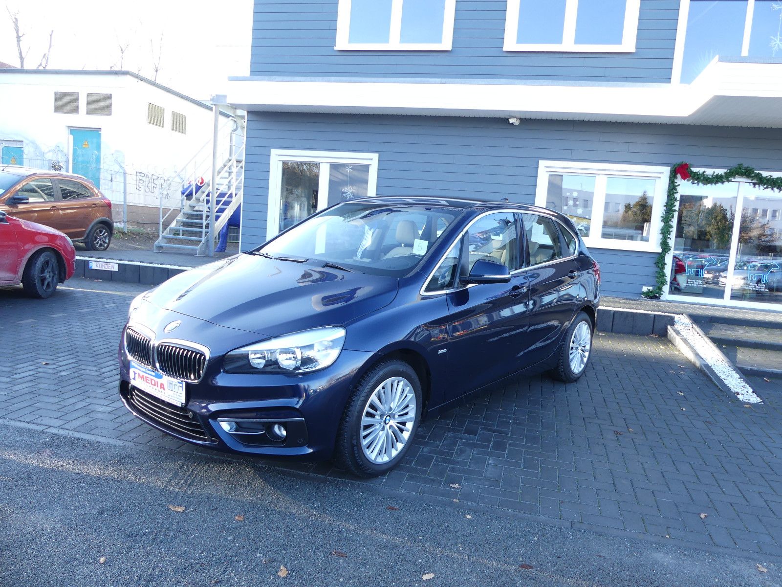 Fahrzeugabbildung BMW 2 Active Tourer 220 , *LUXURY*