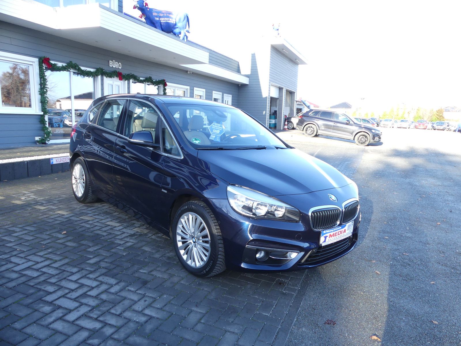Fahrzeugabbildung BMW 2 Active Tourer 220 , *LUXURY*