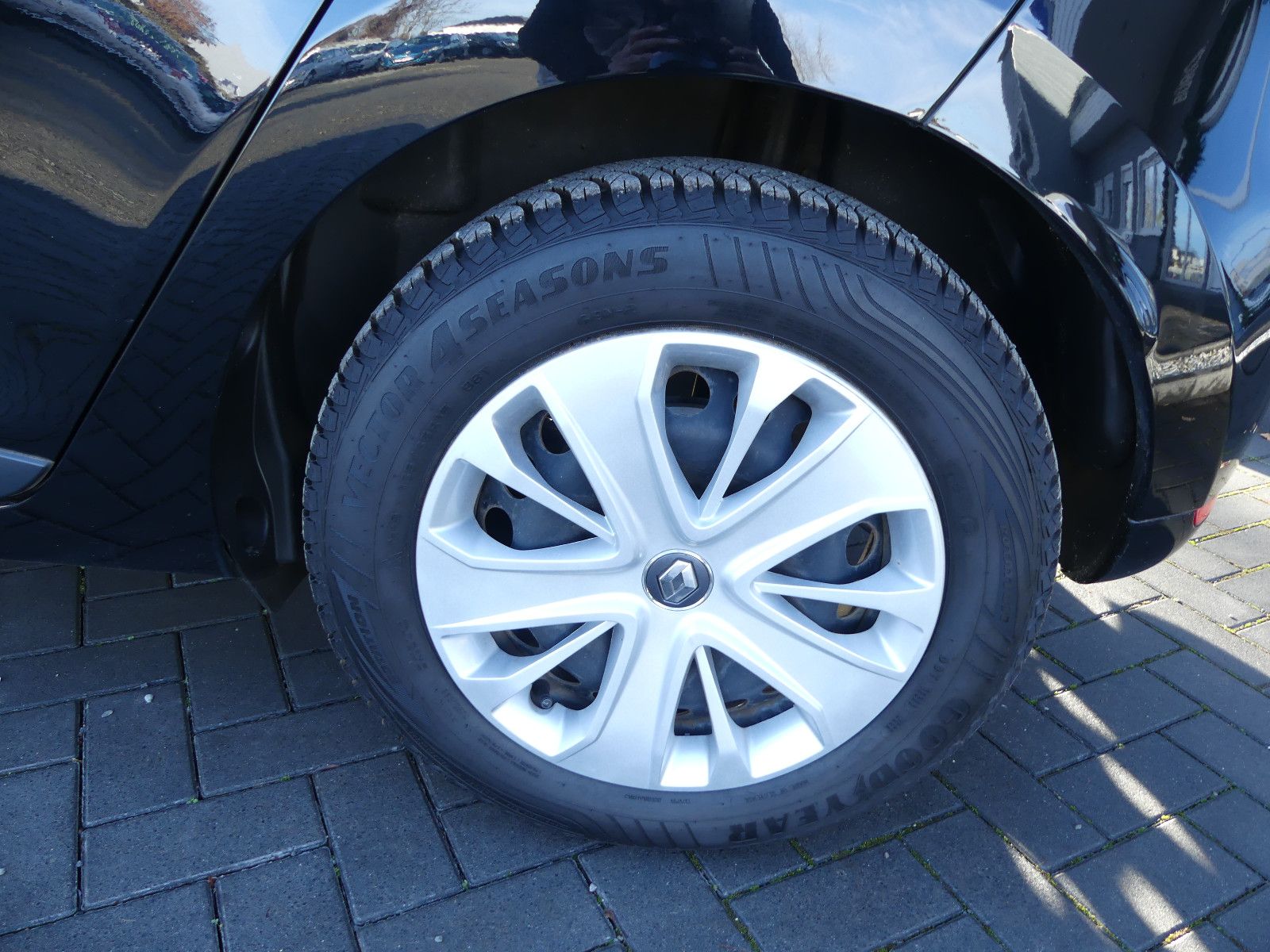 Fahrzeugabbildung Renault Clio IV Expression, * 2 HAND*