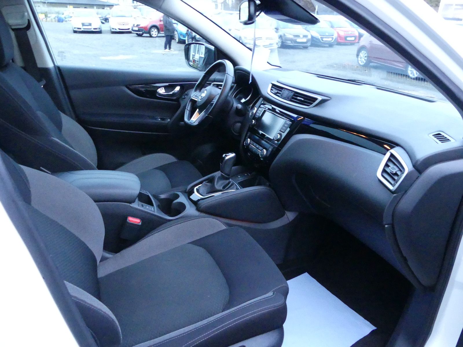 Fahrzeugabbildung Nissan Qashqai Zama, Automatik, 1,3