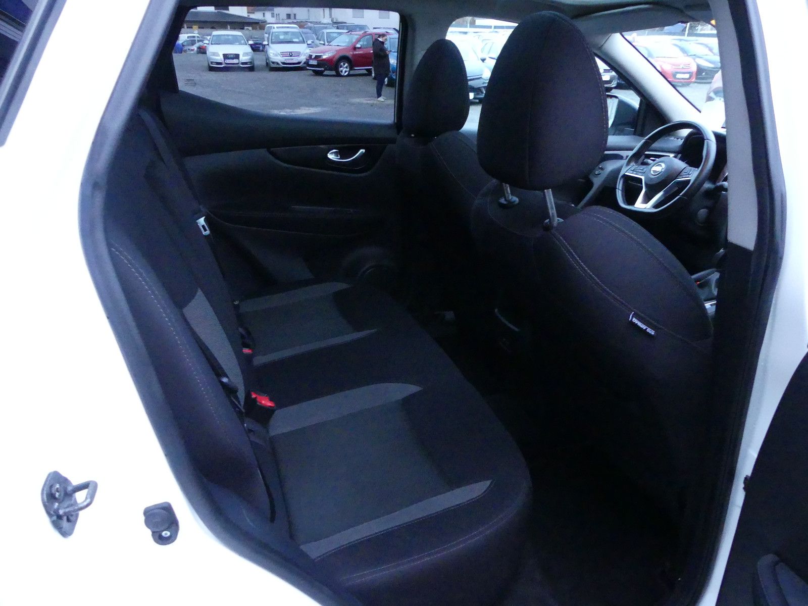 Fahrzeugabbildung Nissan Qashqai Zama, Automatik, 1,3