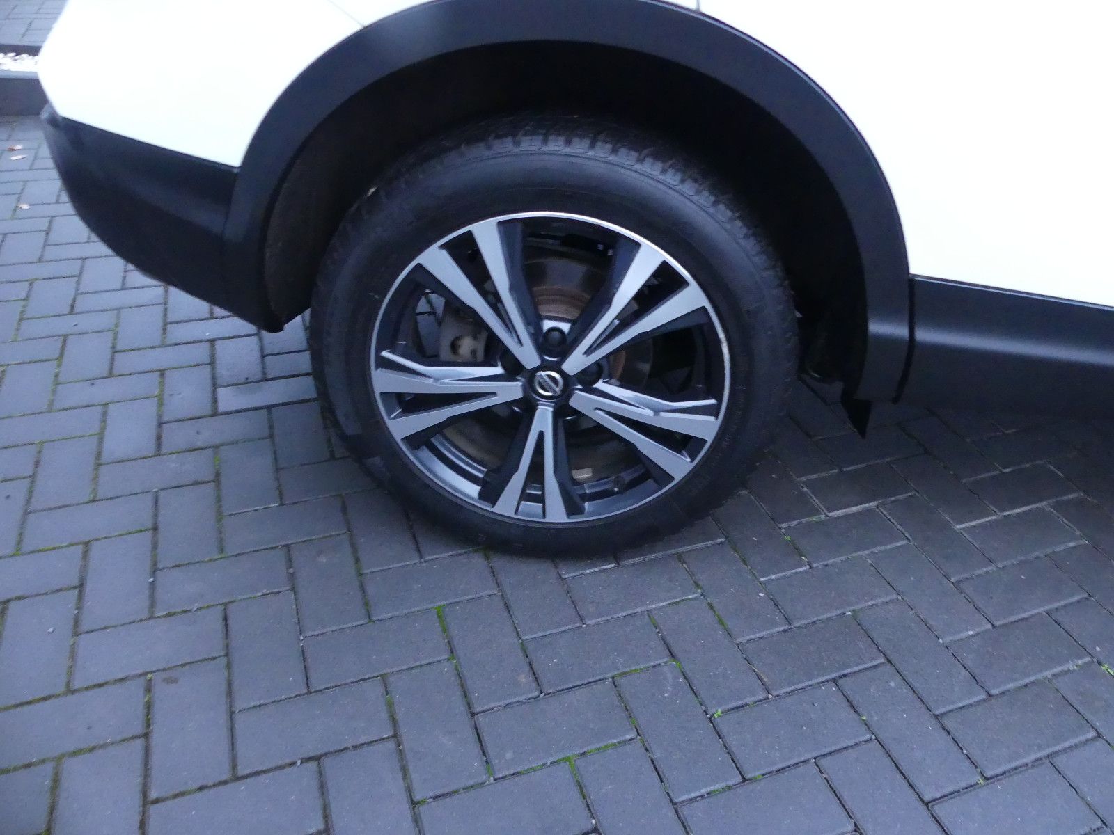 Fahrzeugabbildung Nissan Qashqai Zama, Automatik, 1,3