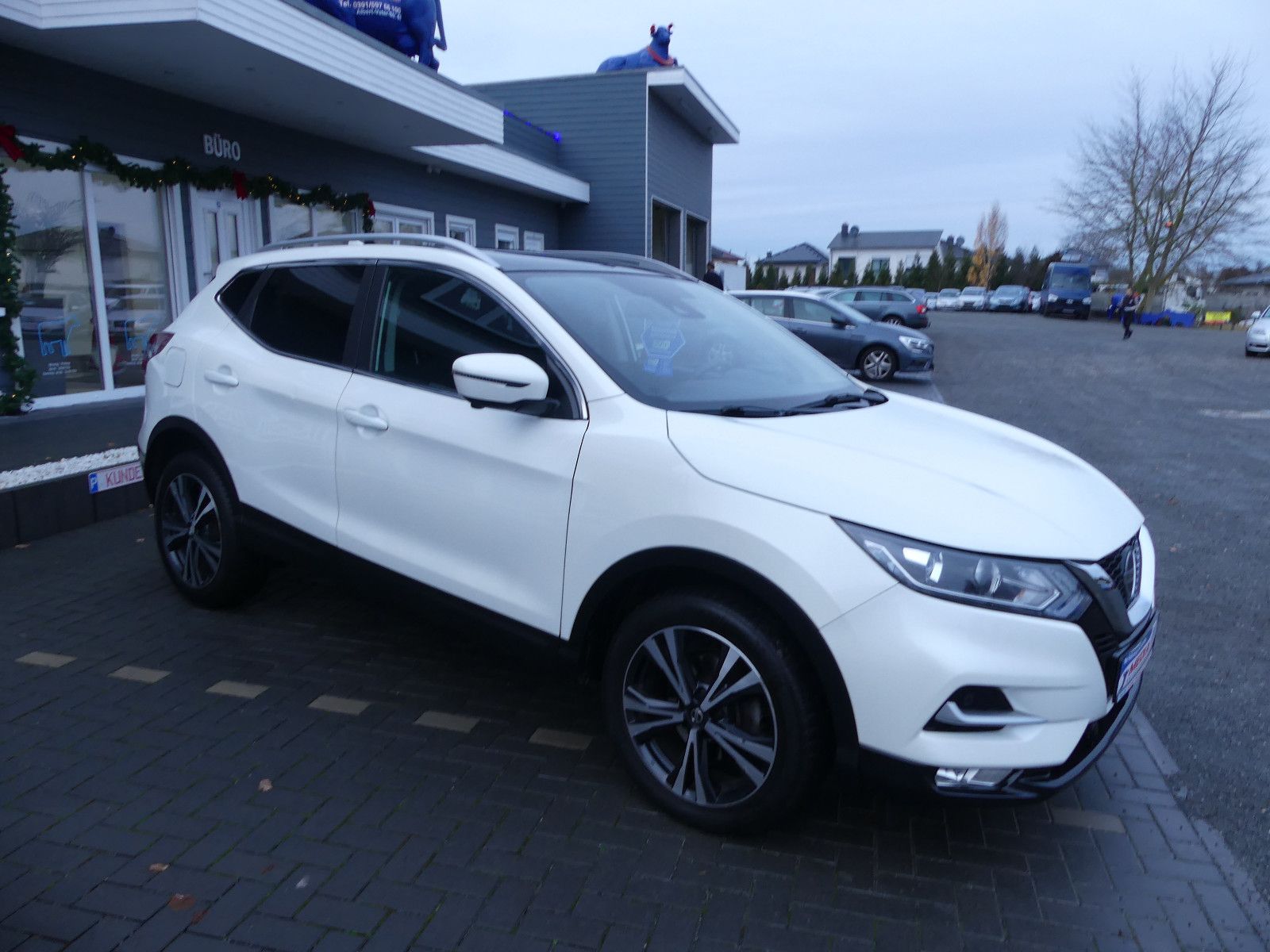 Fahrzeugabbildung Nissan Qashqai Zama, Automatik, 1,3