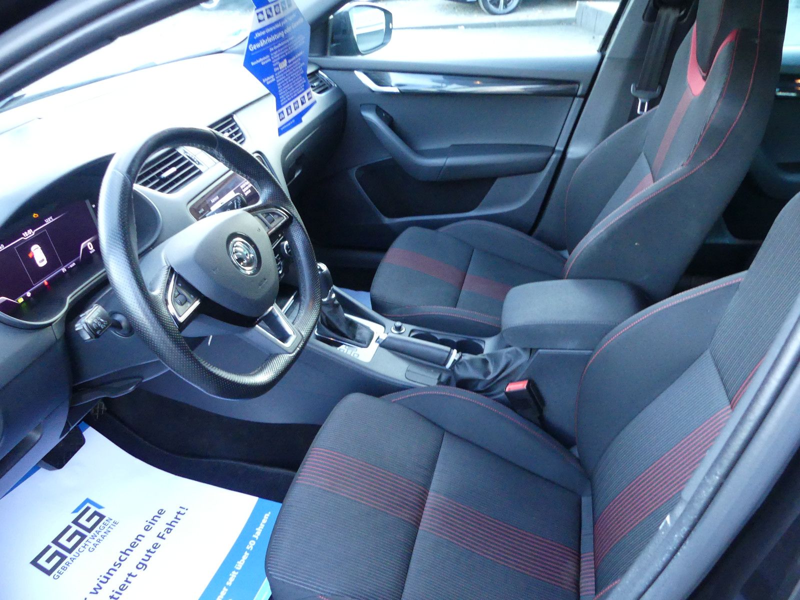 Fahrzeugabbildung SKODA Octavia Combi Style, Automatik