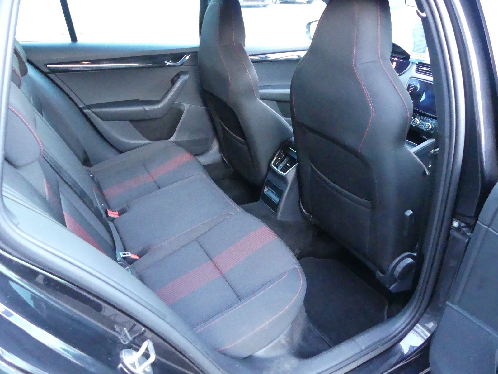 Fahrzeugabbildung SKODA Octavia Combi Style, Automatik