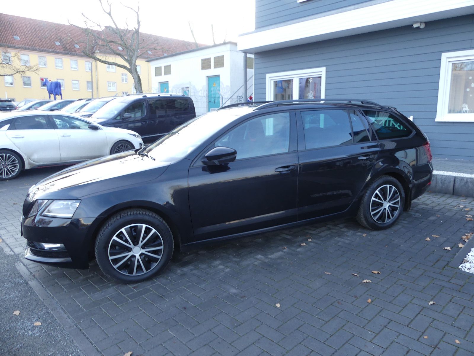 Fahrzeugabbildung SKODA Octavia Combi Style, Automatik