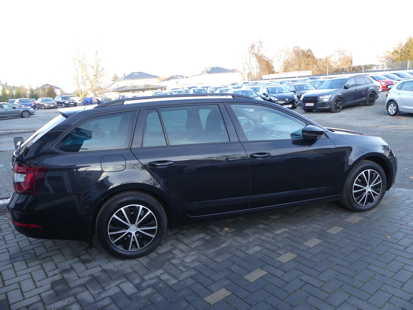 Fahrzeugabbildung SKODA Octavia Combi Style, Automatik