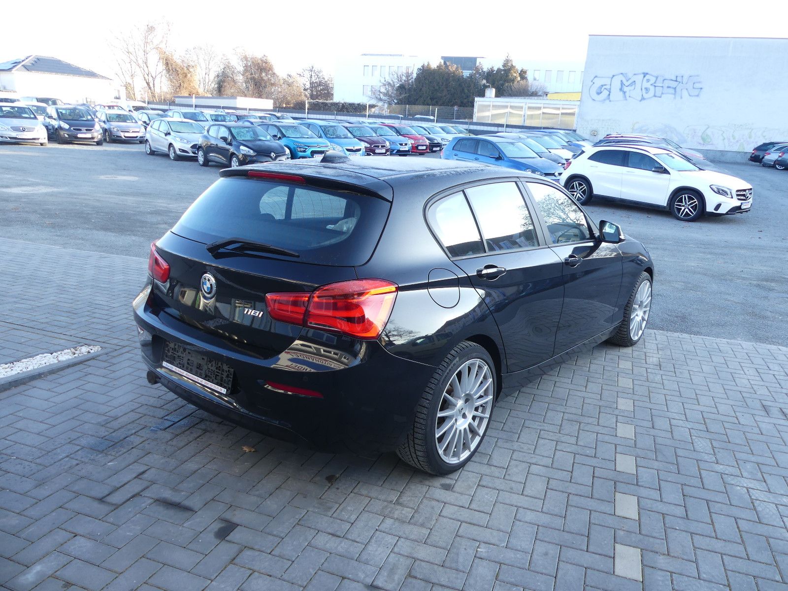 Fahrzeugabbildung BMW 118 1 Limousine 5-trg. 118 i, Automatik