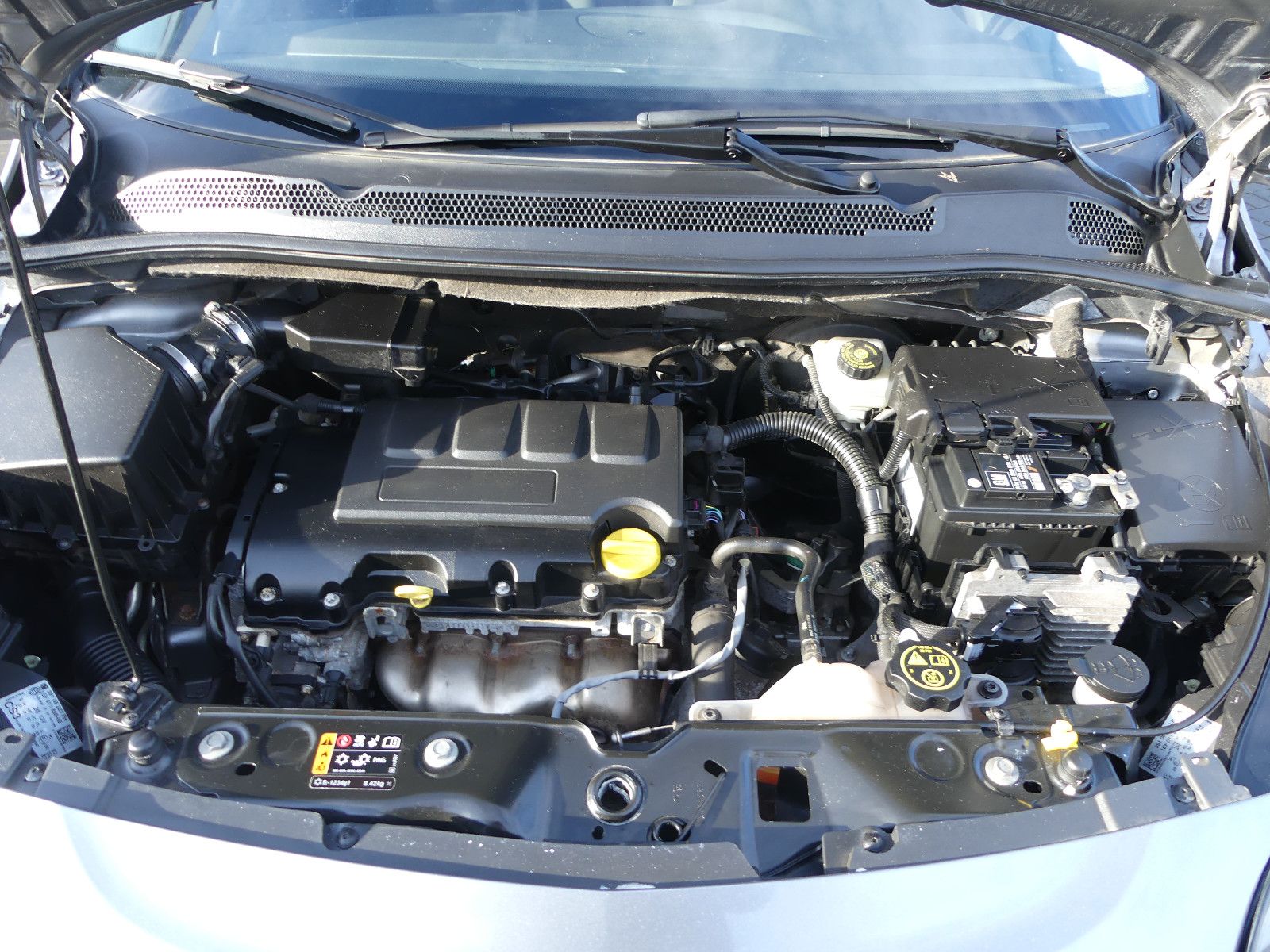 Fahrzeugabbildung Opel Corsa E Edition, 51000 km