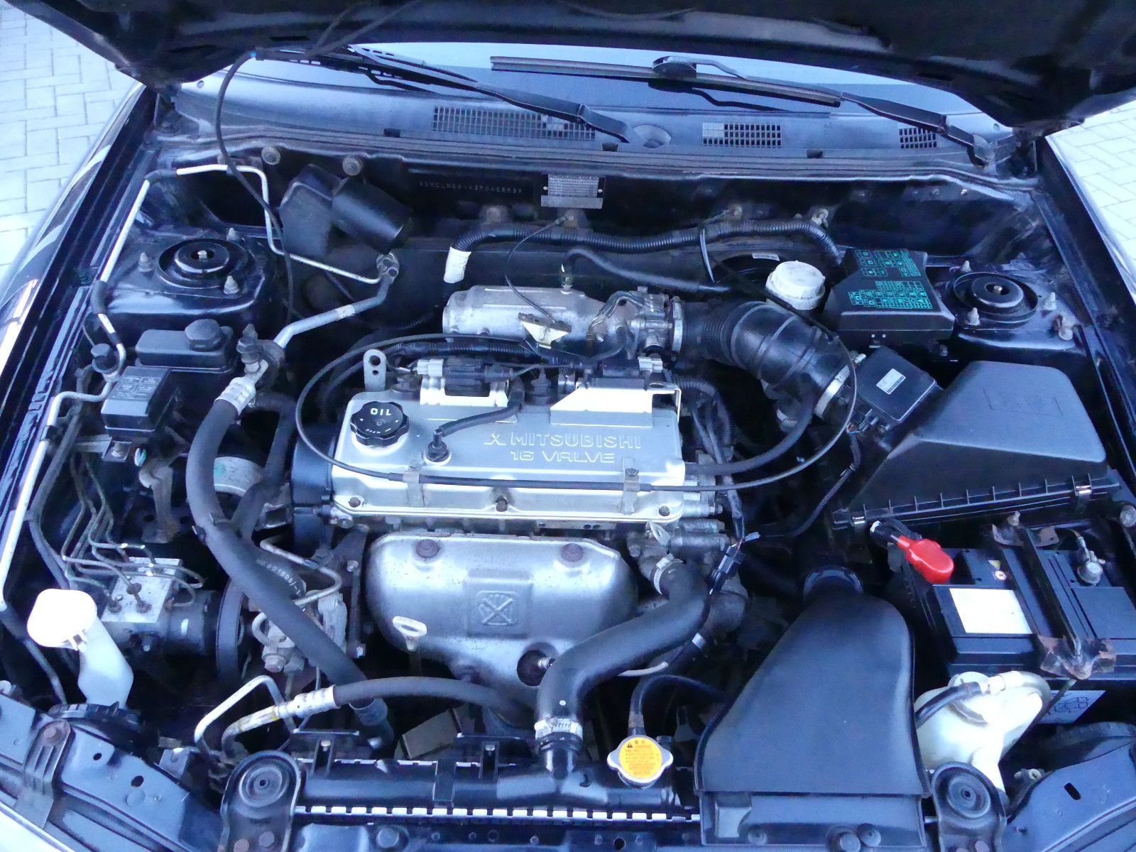 Fahrzeugabbildung Mitsubishi Carisma 1,6 Classic, * TÜV NEU*