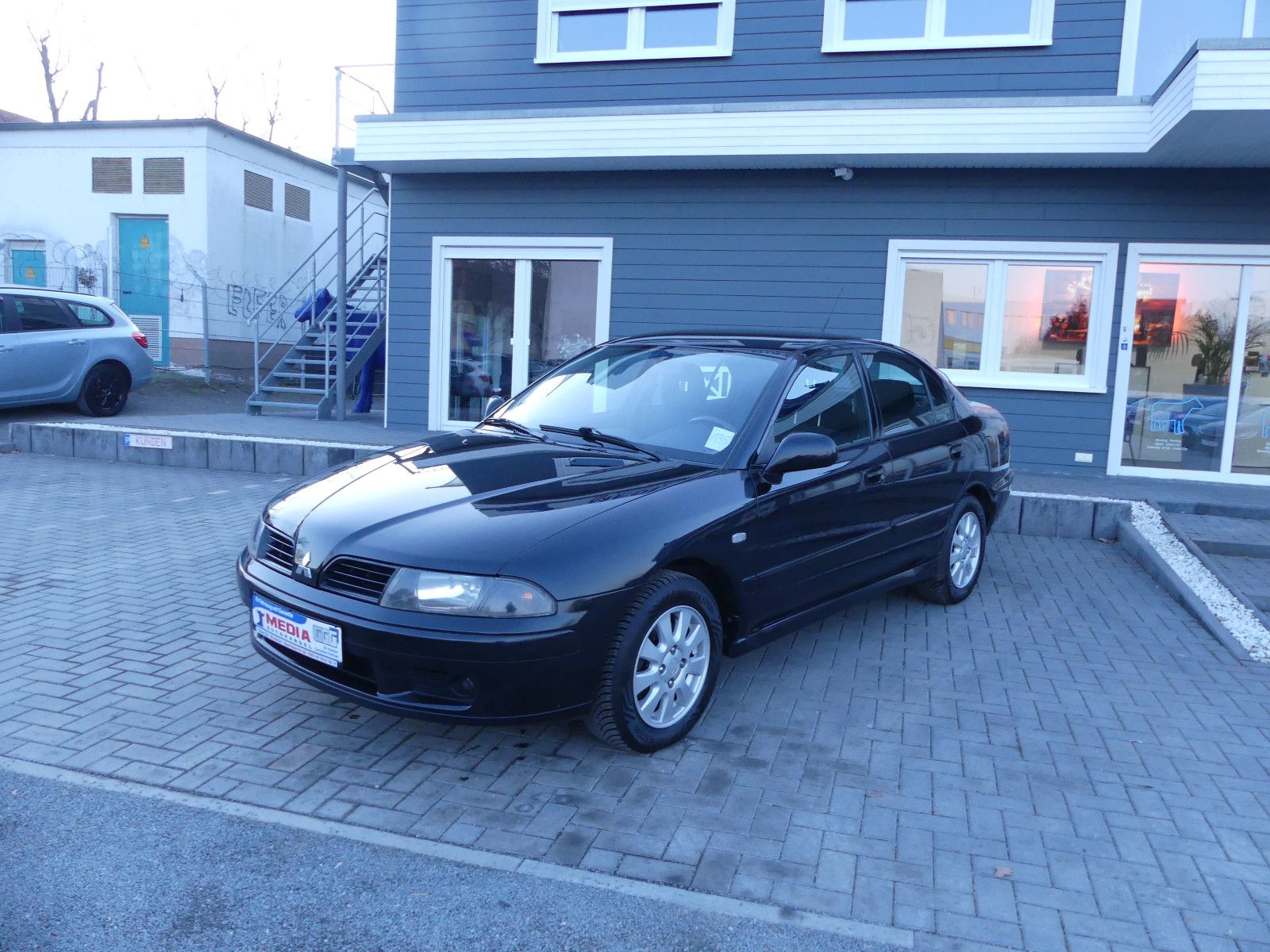 Fahrzeugabbildung Mitsubishi Carisma 1,6 Classic, * TÜV NEU*