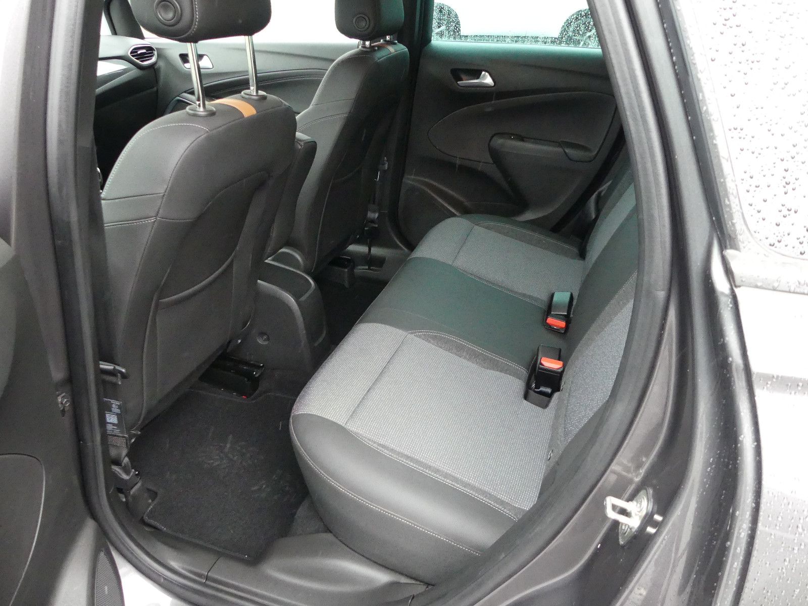 Fahrzeugabbildung Opel Crossland (X), 26000 km