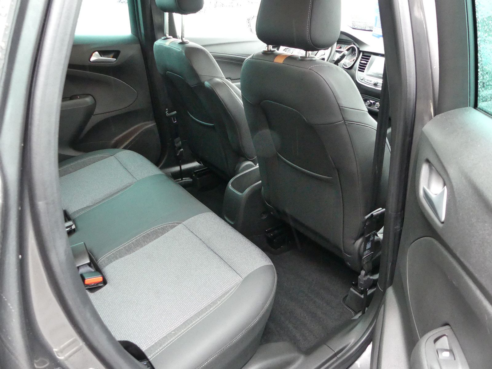 Fahrzeugabbildung Opel Crossland (X), 26000 km