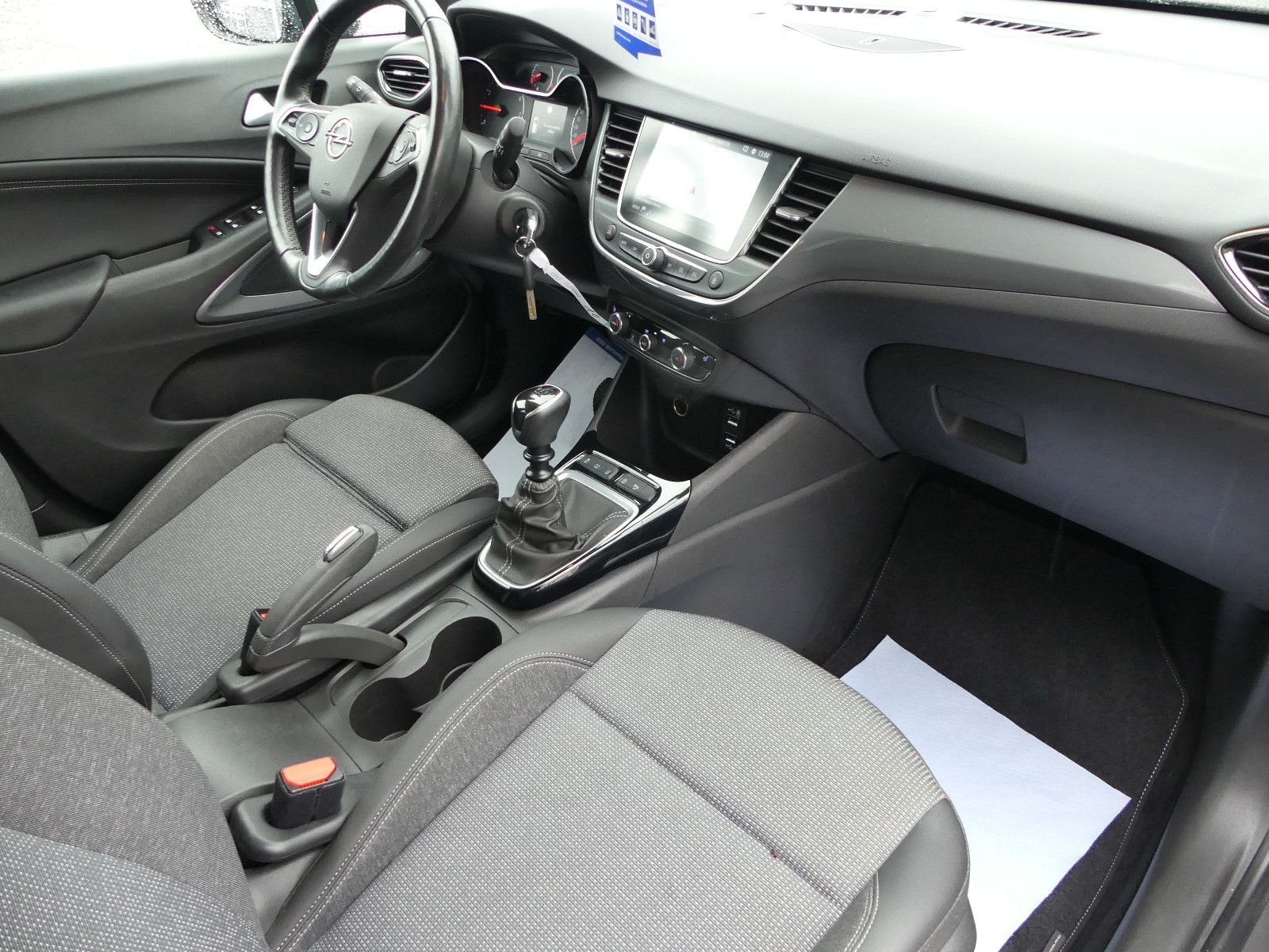 Fahrzeugabbildung Opel Crossland (X), 26000 km